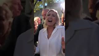 Marine Le Pen DANSE sur Dalida [upl. by Melody]