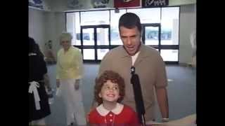 Ariana Grande 8 years old debut in Annie as Annie with MUST SEE interviews [upl. by Cathrin]