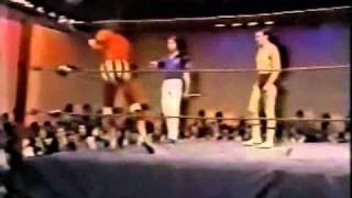 Jimmy Hart wrestles a jobber 1981 Classic Memphis Wrestling Manager [upl. by Devi]