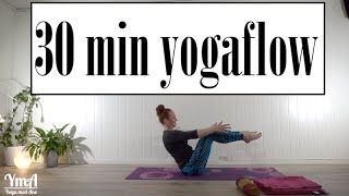 30 MINUTTER MYK YOGAFLOW Passer fint for nybegynnere Ekstra fokus på nakke og rygg [upl. by Khichabia]