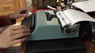 Olivetti Lettera 22 [upl. by Nyledam488]