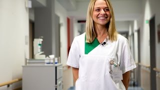 Ausbildung Gesundheits und Krankenpflege – Unterwegs mit Julia [upl. by Hailat]