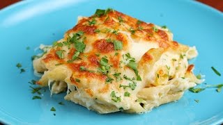 Cheesy Chicken Alfredo Pasta Bake [upl. by Hinch]