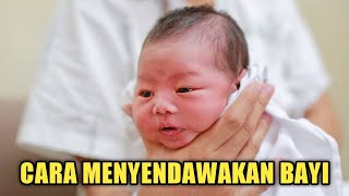 Cara Menyendawakan Bayi yang Benar [upl. by Ahsinid]