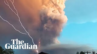 Lightning and ash timelapse footage shows Taal volcano eruption [upl. by Vincentia]