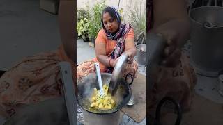 Aj bnayi sardiyo ki famous sabji desifood shorts chulakeroti minivlog [upl. by Lezirg]