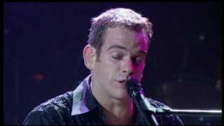 Garou  Que lamour est violent live 2004 [upl. by Nabi652]