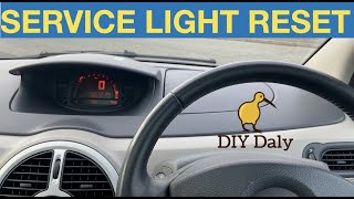 Renault Modus Service light Reset Procedure [upl. by Bethezel]