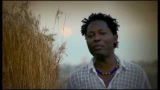 Lokua Kanza Le Bonheur Clip Officiel [upl. by Setiram]