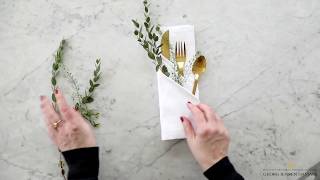 Simple and elegant napkin foldning [upl. by Arihsa90]