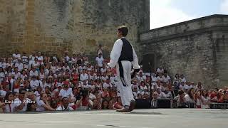 Aurresku  Leinua Eskola Dantza  Karrilkaldi  Fêtes de Bayonne  Danse Basque [upl. by Sophia412]