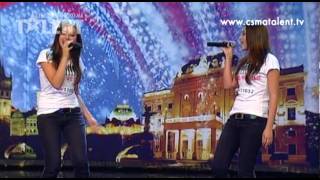 Zuzana a Eva Kollmanové  Česko Slovensko má talent 2011 [upl. by Holmen412]